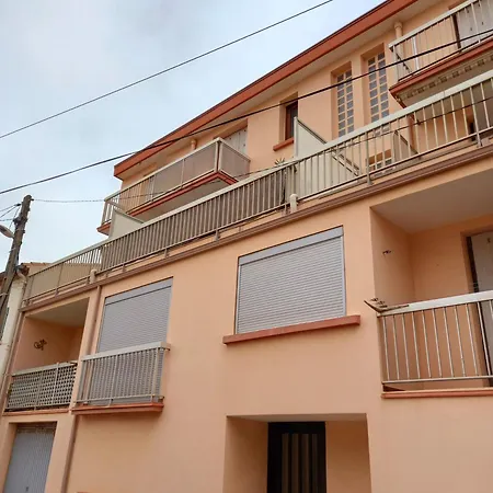 Avec Petite Terrasse Proche Et Commerces * Valras-Plage