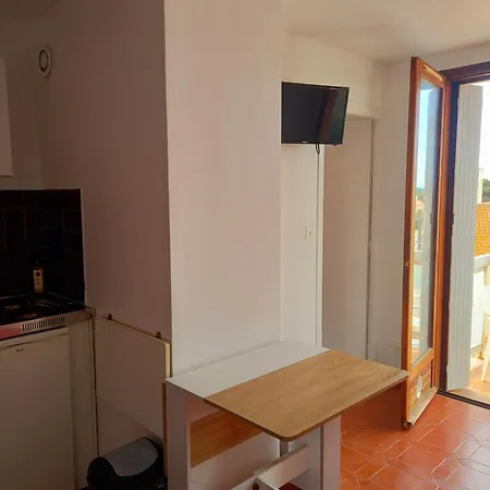 Appartement Avec Petite Terrasse Proche Et Commerces Valras-Plage