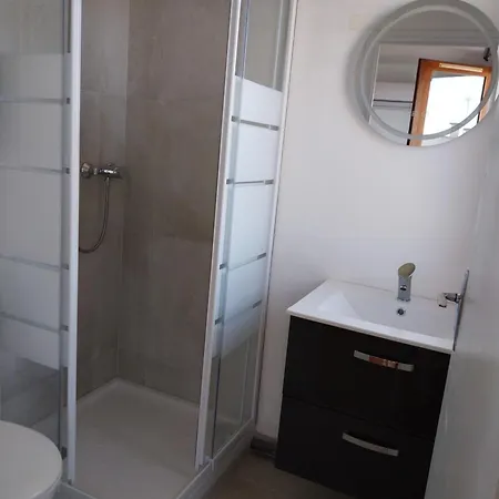 Avec Petite Terrasse Proche Et Commerces Appartement